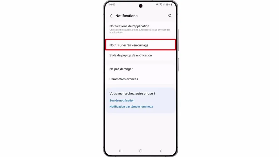 Appuyez sur ‘Notifications sur écran verrouillé’.